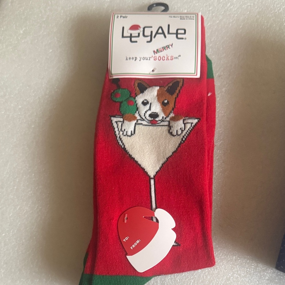 Red Dog Design Men's Socks-2 pair-.size 8-12